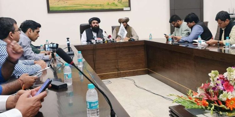 ভারতের মাটিতেও তালেবানের বিদেশমন্ত্রীর নারীবিদ্বেষ : সংবাদ  সম্মেলনে যোগ দিতে দেওয়া হয়নি মহিলা সাংবাদিকদের ; কথিত সেকুলার সাংবাদিকরা এখন দুষছেন মোদীকে  