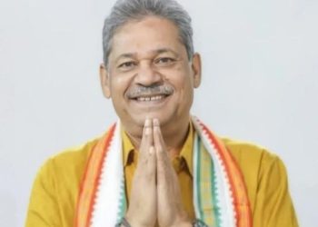 ডাক্তারি ছাত্রীর গনধর্ষণ নিয়ে তোলপাড় দেশ, তৃণমূলের স্থানীয় সাংসদ কীর্তি আজাদ কোথায় ? সোশ্যাল মিডিয়ায় “নিখোঁজ” পোস্টার 