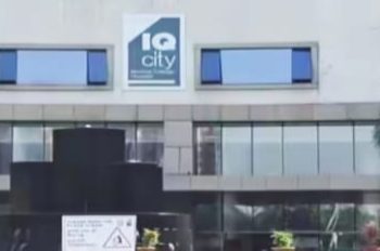 রাতের খাবার খেতে বেরিয়ে গনধর্ষণের শিকার দুর্গাপুরের বেসরকারি মেডিকেল কলেজের ছাত্রী, সহপাঠীর ভূমিকায় সন্দেহ ; নির্যাতিতার বাবার কথায় : “এখানে আমার মেয়ে সুরক্ষিত নয়” ; “আর কতবার ?” : প্রশ্ন তুললেন অগ্নিমিত্রা পাল 