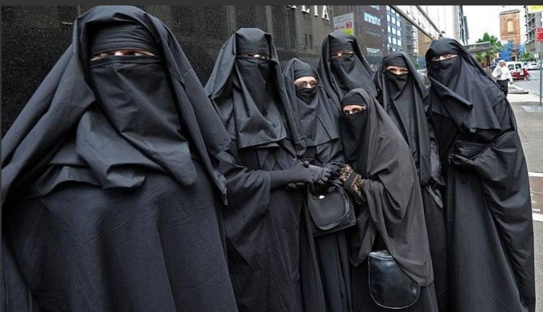 দেশ জুড়ে বোরখা ও নেকাব নিষিদ্ধ করতে চলেছে পর্তুগাল, অমান্য করলে বিপুল জরিমানা, বোরখা নিষেধাজ্ঞার বিরোধিতা করেছে বামপন্থীরা 