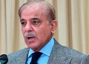 ভারতের নির্দেশে আমাদের আক্রমণ করছে তালিবান : বললেন পাকিস্তানি প্রধানমন্ত্রী ; আফগানিস্তানের পাশে দৃঢ়ভাবে থাকার বার্তা দিয়ে ভারত বললো : ‘নিজেদের ব্যর্থতা ঢাকতে প্রতিবেশী দেশগুলিকে দোষারোপ করা ওদের পুরনো অভ্যাস’ 