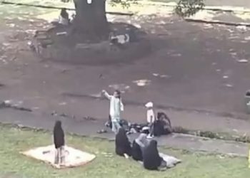 মারাঠা সাম্রাজ্যের ঐতিহাসিক দুর্গে মুসলিম মহিলাদের নামাজ পড়ার ঘটনায় ক্ষোভ ; স্থানটিতে গোমূত্র ছিটিয়ে শুদ্ধ করল হিন্দুত্ববাদী সংগঠনগুলি 