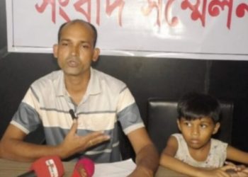 ধর্মান্তরিত হয়ে বিবাহিত প্রেমিককে নিকাহ করে মনিকা রানী দাস থেকে হয়েছে ইশরাত জাহান মনি, এদিকে দুই শিশুসন্তান নিয়ে অতান্তরে মহিলার পূর্বের স্বামী অমরেশ চন্দ্র দাস 