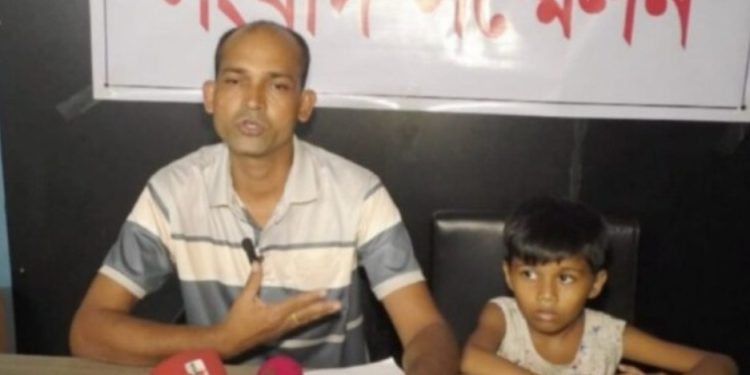 ধর্মান্তরিত হয়ে বিবাহিত প্রেমিককে নিকাহ করে মনিকা রানী দাস থেকে হয়েছে ইশরাত জাহান মনি, এদিকে দুই শিশুসন্তান নিয়ে অতান্তরে মহিলার পূর্বের স্বামী অমরেশ চন্দ্র দাস 