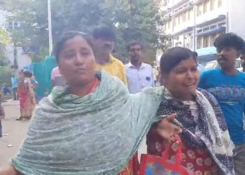 শিশু চুরি ঘিরে উত্তাল বর্ধমান মেডিকেল কলেজ হাসপাতাল 