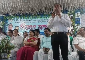 শুভেন্দু অধিকারীকে “অসুরের বাচ্চা-দানবের বাচ্চা-কাঁথির ব্যাটা- চোরের ব্যাটা-শিশির অধিকারীর ব্যাটা” বলে গালাগালি করে “বেঁধে রাখার” নিদান দিলেন বর্ধমান তৃণমূলের আদিবাসী নেতা দেবু টুডু