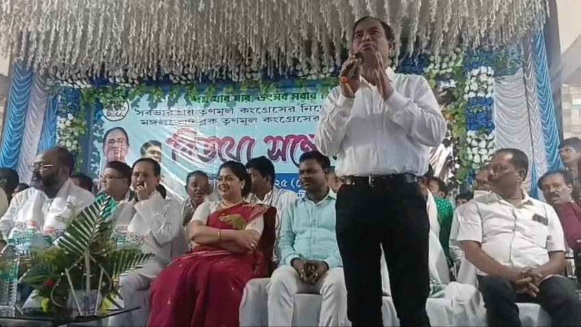 শুভেন্দু অধিকারীকে “অসুরের বাচ্চা-দানবের বাচ্চা-কাঁথির ব্যাটা- চোরের ব্যাটা-শিশির অধিকারীর ব্যাটা” বলে গালাগালি করে “বেঁধে রাখার” নিদান দিলেন বর্ধমান তৃণমূলের আদিবাসী নেতা দেবু টুডু