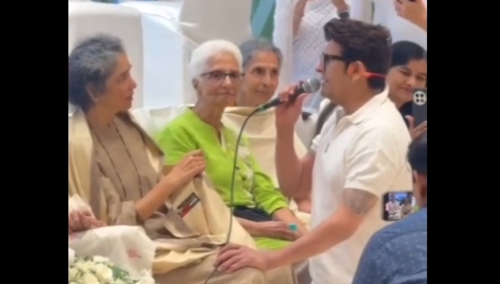 ‘তেরে মেরে স্বপ্নে’ গান গেয়ে প্রয়াত প্রবীণ অভিনেতা সতীশ শাহকে আবেগঘন শ্রদ্ধা জানালেন সোনু নিগম 