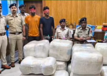 বহরমপুরে ৪৩৬ কেজি গাঁজাসহ গ্রেপ্তার হরিয়ানার ২ মাদক পাচারকারী 