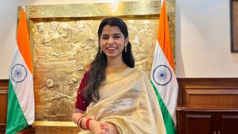 বিহারের আলিনগর আসনে লোকশিল্পী মৈথিলী ঠাকুরকে টিকিট দিল বিজেপি 