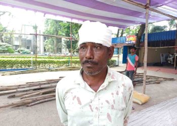 ভাতারে জানালা নিয়ে বিবাদে জেরে দুই পরিবারের তুমুল সংঘর্ষ, কোদালের আঘাতে জখম এক 