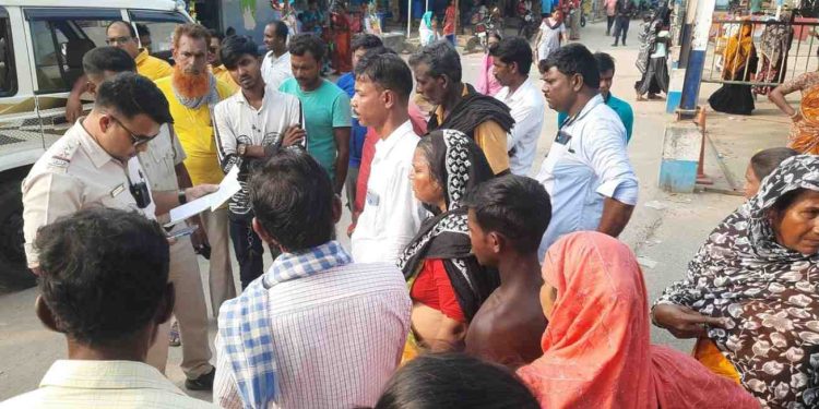 ভিনরাজ্যে রহস্যমৃত্যু ভাতারের বধূর, শ্বশুরবাড়িতে দেহ কবরস্থ করার তোড়জোড় করতেই রুখে দিল বাপের বাড়ি,উত্তেজনা  