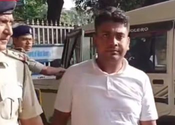 আন্তঃরাজ্য মাদক পাচারচক্রের কিংপিন মোস্ট ওয়ান্টেড মালদার হাসমত সেখ গ্রেপ্তার, ধৃত তার ২ সাগরেদ ; বেআইনি মাদক কারবার করে বিপুল সম্পদের মালিক হয়ে গেছে ওই দুষ্কৃতী 