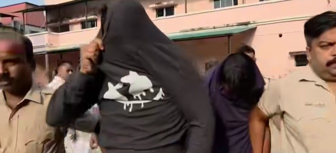 নাগরাকাটায় বিজেপি সাংসদ ও বিধায়কের উপর হামলার ঘটনায় ৩ জনকে তোলা হল আদালতে ; শুভেন্দুর দাবি : “আসল আসামিদের ছেড়ে তৃণমূল ওদের পুলিশের হাতে তুলে দিয়েছে”