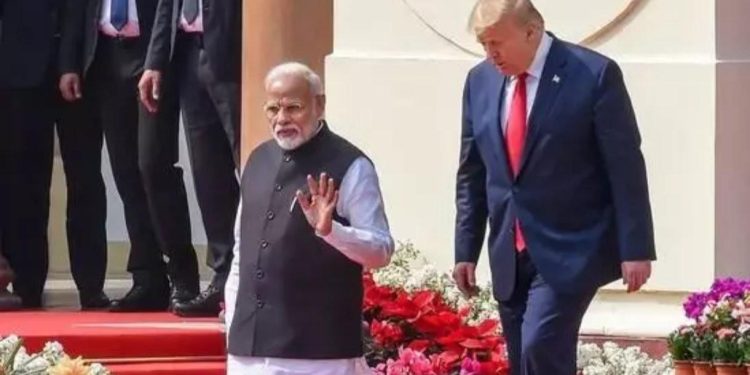 রাশিয়া থেকে তেল ক্রয়ের উপর ভারতকে আবারও ভারী শুল্ক আরোপের হুমকি দিলেন ট্রাম্প