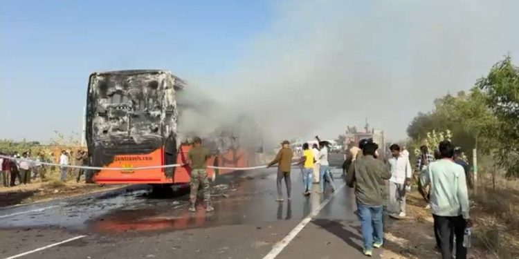 জয়সলমীরে চলন্ত বাসে আগুন, জীবন্ত দগ্ধ হয়ে মৃত ২০ জন, ক্ষতিপূরণ ঘোষণা করেছেন  প্রধানমন্ত্রী 