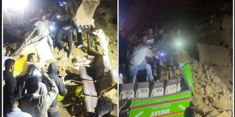 হিমাচল প্রদেশের বিলাসপুরে ভূমিধসে বেসরকারি বাস চাপা পড়ে ১৮ জন নিহত ; হতাহতদের জন্য ক্ষতিপূরণ ঘোষণা করলেন প্রধানমন্ত্রী 