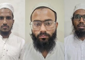 দেশ জুড়ে মারাত্মক নাশকতার ছক কষা চিকিৎসক আহমেদ মহিউদ্দিন সৈয়দসহ ৩ আইএস সন্ত্রাসবাদী গ্রেপ্তার 