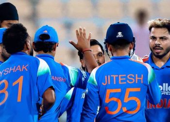 দক্ষিণ আফ্রিকার বিরুদ্ধে ওয়ানডে ও টি-টোয়েন্টি সিরিজের জন্য আজ ভারতীয় দল ঘোষণা ! এই খেলোয়াড় হতে পারেন অধিনায়ক