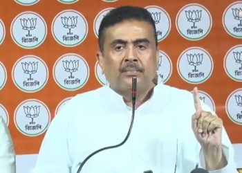 “এই মহিলা চাকরি দেবে না, ২০০/৩০০ টাকা ভাতা বাড়াবে, অমিত মিত্রর কথায় ৬ লক্ষ স্থায়ী পোস্ট অবলুপ্ত করেছে” : মমতাকে তুলোধুনো করলেন শুভেন্দু 