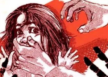 আউশগ্রামে কিশোরীকে জঙ্গলে তুলে নিয়ে গিয়ে গনধর্ষণ, গ্রেপ্তার ৪ কিশোরসহ ৬ 