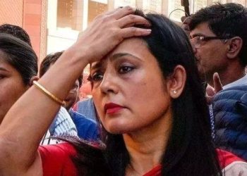 টাকা নিয়ে সংসদে প্রশ্ন করার মামলায় তৃণমূল সাংসদ মহুয়া মৈত্রের বিরুদ্ধে চার্জশিট দাখিলের জন্য সিবিআইকে অনুমতি দিলে লোকপাল  