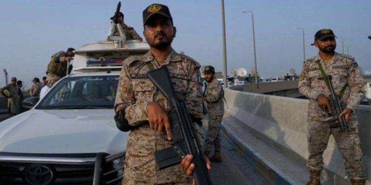 ইমরান খানকে হত্যার জল্পনার মাঝেই খাইবার পাখতুনখোয়ায় চেকপোস্টে হামলা, ৩ পুলিশ সদস্য নিহত