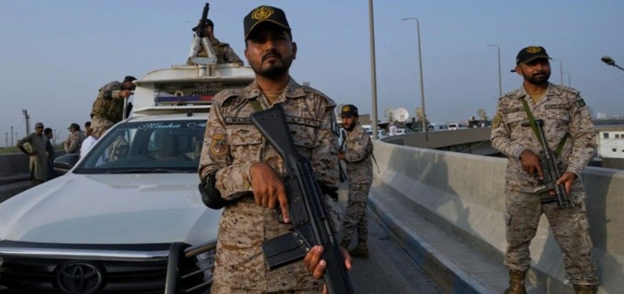 ইমরান খানকে হত্যার জল্পনার মাঝেই খাইবার পাখতুনখোয়ায় চেকপোস্টে হামলা, ৩ পুলিশ সদস্য নিহত