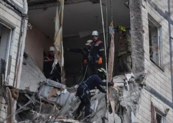 ইউক্রেনে ফের ভয়াবহ বিমান হামলা চালালো রাশিয়া : ৪৫০টি ড্রোন এবং ৪৫টি ক্ষেপণাস্ত্র নিক্ষেপ, ৭ জন নিহত