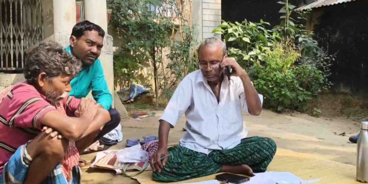 ভাতারে অসুস্থ বিএলও, এসআইআর-এর অতিরিক্ত চাপের জের বলে দাবি 