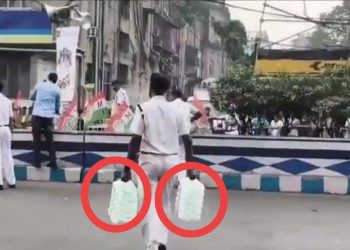 তৃণমূলের “জলবাহক” পুলিশ ! ভিডিও শেয়ার করে সুকান্ত বললেন: “মমতা পুলিশ প্রশাসনকে তৃণমূলের চাকর, রাস্তার বাহক এবং রাজনৈতিক যন্ত্রে পরিণত করেছেন”  