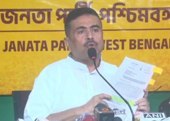 ভোটার লিস্ট থেকে ১০ লক্ষ নাম বাদ যাওয়ার “গুজব” ছড়ানোর অভিযোগ ; শুভেন্দু ফের বললেন : “অন্তত এক কোটি বাদ যাবে”  