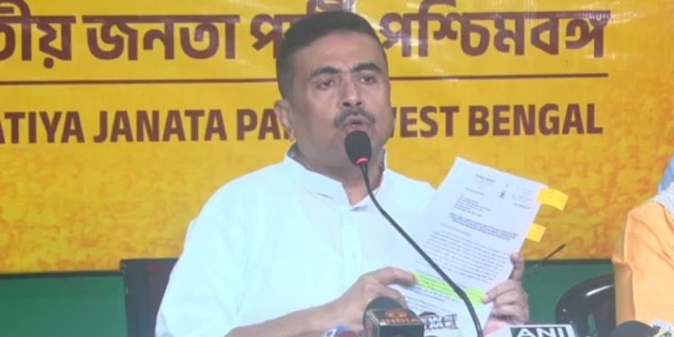 ভোটার লিস্ট থেকে ১০ লক্ষ নাম বাদ যাওয়ার “গুজব” ছড়ানোর অভিযোগ ; শুভেন্দু ফের বললেন : “অন্তত এক কোটি বাদ যাবে”  