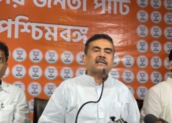 ডিজিটাইজেশনের চাপ পড়ায় জেলায় জেলায় বিএলও-দের বিক্ষোভ ;  শুভেন্দুর অভিযোগ : “ভোটার তালিকায় কারচুপি করতে ডাটা এন্ট্রি অপারেটর দিচ্ছেন না মমতা ব্যানার্জি” 