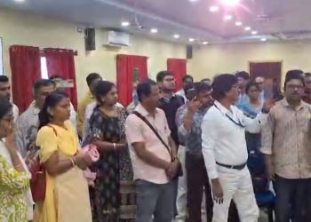 একাহাতে করতে হবে গননা ফর্ম বিলি,সংগ্রহ এবং ডিজিটাইজেশন; বিএলও-দের প্রশিক্ষণে এসে কেউ ভেঙে পড়লেন কান্নায়, কেউ দিলেন আত্মহত্যার হুমকি 