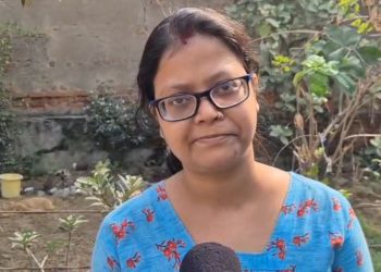 তৃণমূল নেত্রীর দু’জায়গায় দুটি ভোটার কার্ড ঘিরে তোলপাড় কাটোয়া 