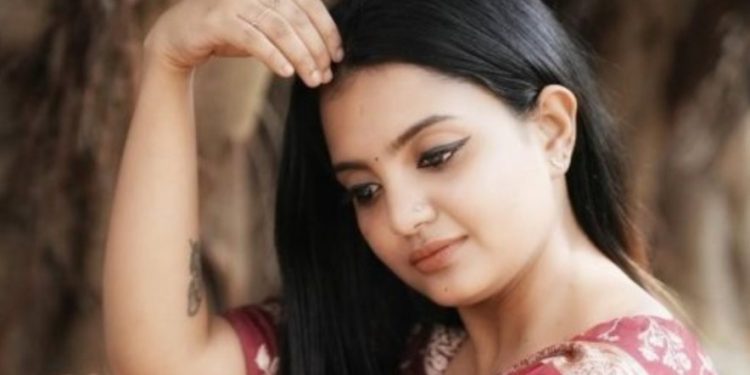 প্রথম বিয়ে ভেঙে যাওয়ার পর এই মালায়লম সুন্দরী অভিনেত্রী বিয়ে না করার ঘোষণা করেছেন