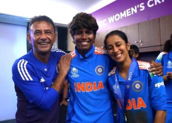 ড্রেসিংরুমে ‘জেমিমা’কে জমকালো অভ্যর্থনা, আবেগঘন মুহূর্তের ভিডিও ভাইরাল 