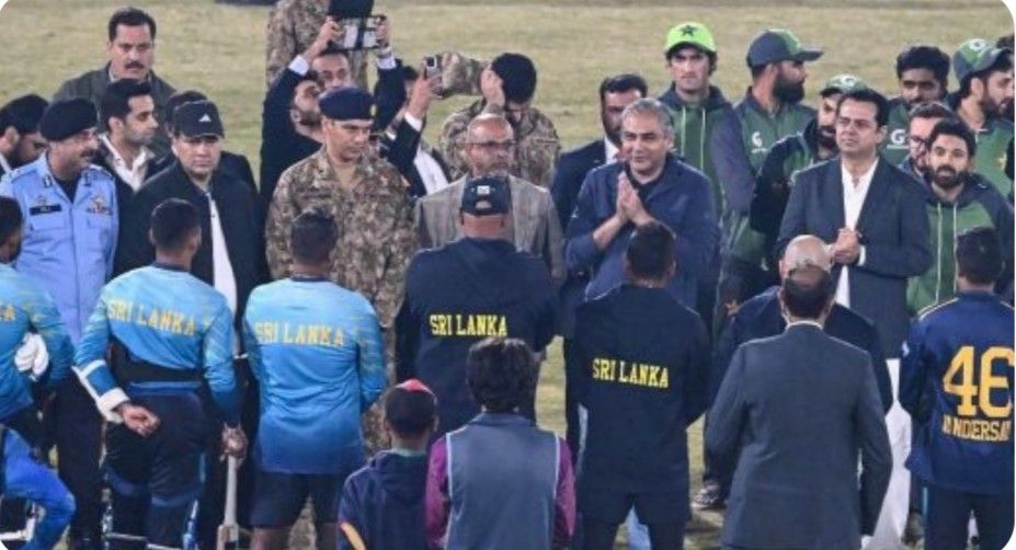 ইসলামাবাদে বিস্ফোরণে প্রচুর হতাহত হওয়ার পর দেশে ফিরতে চান ৮ শ্রীলঙ্কান খেলোয়াড়, তবে তাদের অনুমতি দেয়নি শ্রীলঙ্কান বোর্ড 