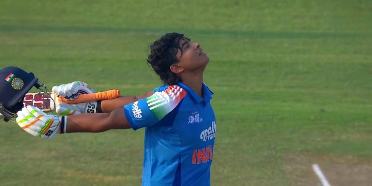 ১১টি চার, ১৫টি ছক্কা… ৩২ বলে সেঞ্চুরি: ঋষভ পন্থের রেকর্ড ভেঙে দিলেন কিশোর বৈভব সূর্যবংশী