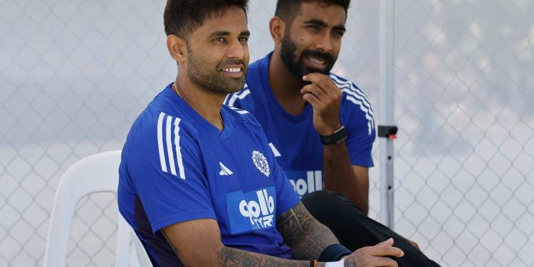 আজ গোল্ড কোস্টে চতুর্থ টি-২০  ম্যাচে জয়ের লক্ষ্যে মাঠে নামবে টিম ইন্ডিয়া, সুযোগ পেতে পারেন এই খেলোয়াড়রা, জেনে নিন সম্ভাব্য প্লেয়িং-১১