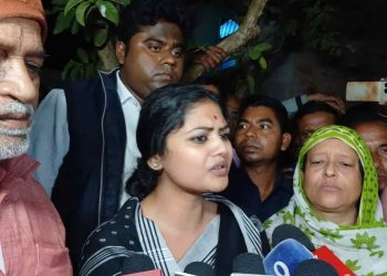 ভাতারে অগ্নিদগ্ধ হয়ে মহিলার মৃত্যুতে বিজেপি এবং নির্বাচন কমিশনের ঘাড়ে দায় চাপালেন তৃণমূল সাংসদ সায়নী ঘোষ 