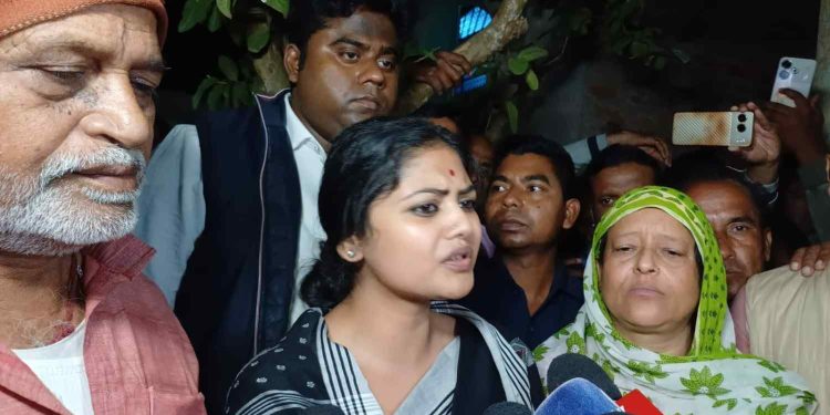 ভাতারে অগ্নিদগ্ধ হয়ে মহিলার মৃত্যুতে বিজেপি এবং নির্বাচন কমিশনের ঘাড়ে দায় চাপালেন তৃণমূল সাংসদ সায়নী ঘোষ
