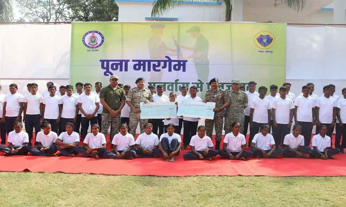 আজ ছত্তিশগড়ে আত্মসমর্পণ করেছে ৪১ জন মাওবাদী, ৩২ জনের মাথার দাম ঘোষণা করা হয়েছিল ১.১৯ কোটি টাকা  