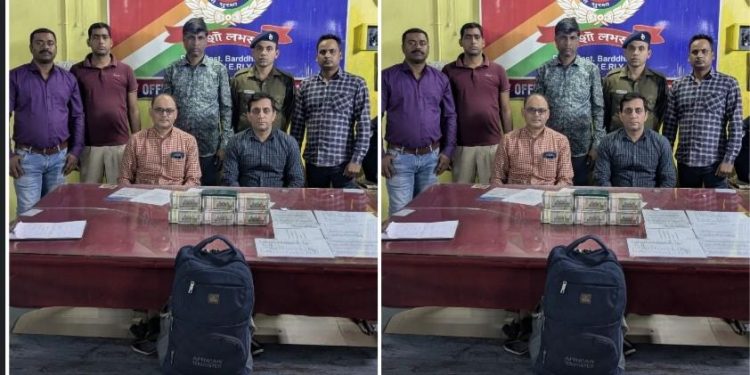 বর্ধমান স্টেশনে বিপুল পরিমাণ টাকা উদ্ধার, পাকড়াও অবৈধ সোনা ব্যবসায়ী রেল যাত্রী 