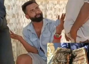 কোরানে লাথি মেরে ও পুড়িয়ে গ্রেপ্তার বাংলাদেশের মুসলিম যুবক