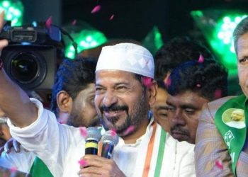 ‘মুসলিম মানে কংগ্রেস, কংগ্রেস মানে মুসলিম’ : বললেন তেলেঙ্গানার কংগ্রেসের মুখ্যমন্ত্রী রেবন্ত রেড্ডি  ; উত্তপ্ত জাতীয় রাজনীতি 