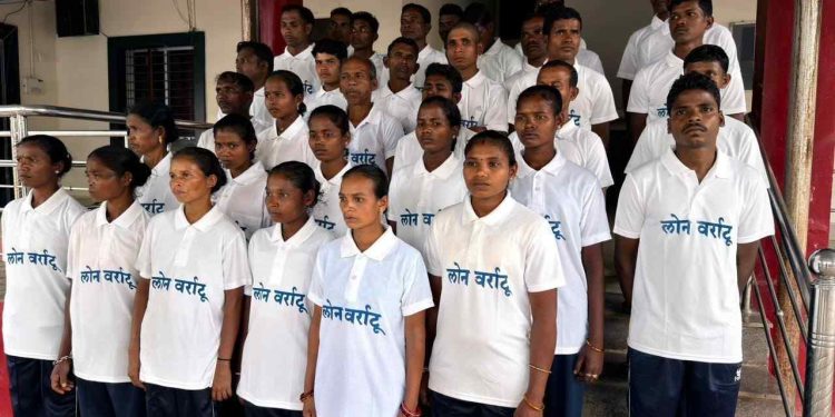 ২৬ জন ভারতীয় সৈন্যের হত্যাকারী ভীম সহ ৩৭ নকশালের আত্মসমর্পণ