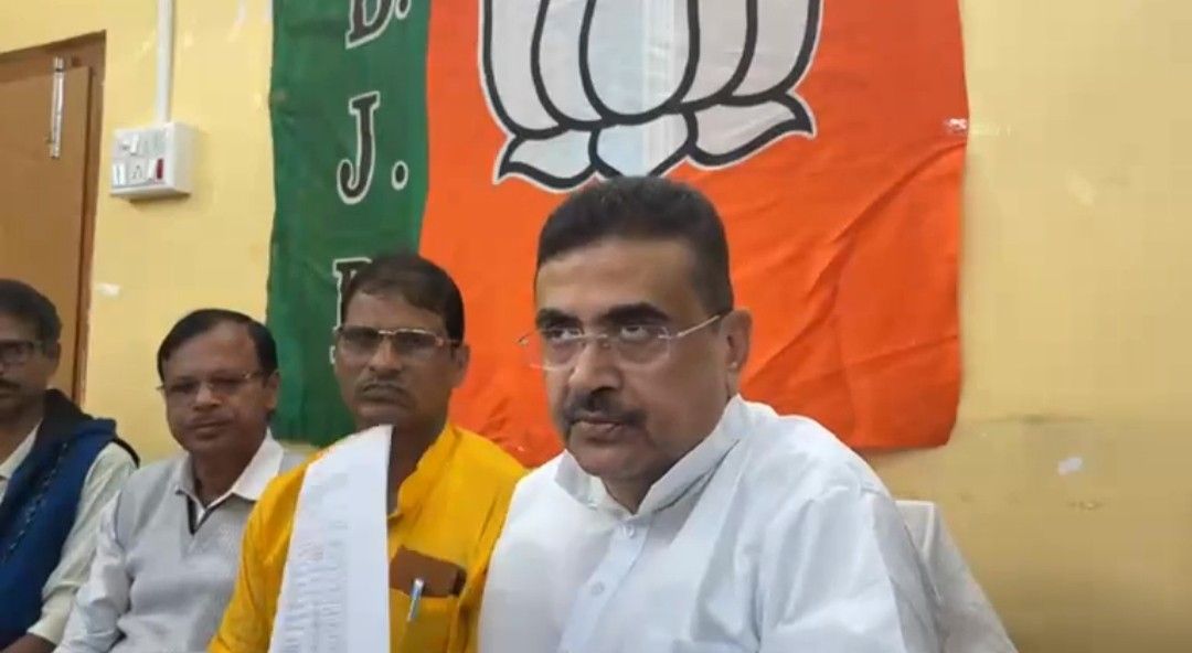 বাবা তৃণমূলে যোগ দিতে অস্বীকার করায় ভিলেজ পুলিশ ছেলের চাকরি “চটিচাটা” এসপিকে দিয়ে কেড়ে নেওয়ালো “চিটিংবাজ সংস্থা” আইপ্যাক : শাসকদলের “প্রতিহিংসার রাজনীতি” প্রকাশ্যে  আনলেন শুভেন্দু অধিকারী 