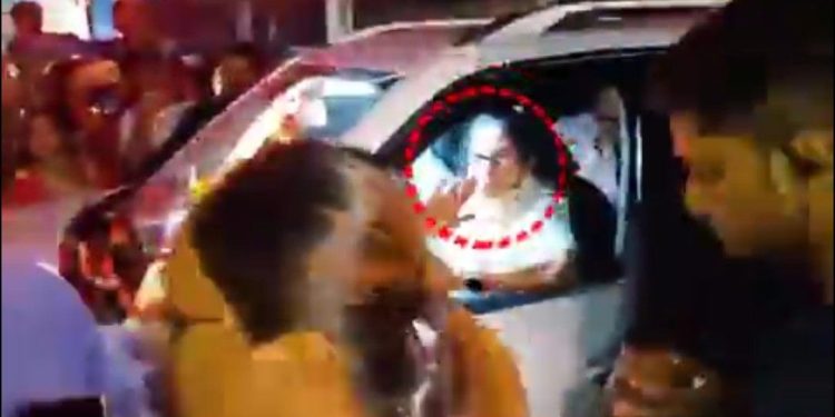 হাসপাতালে মৃত যুবকের চোখ বের করে নেওয়ার অভিযোগ, প্রবল বিক্ষোভের মুখে পড়লেন মুখ্যমন্ত্রী মমতা ব্যানার্জি  